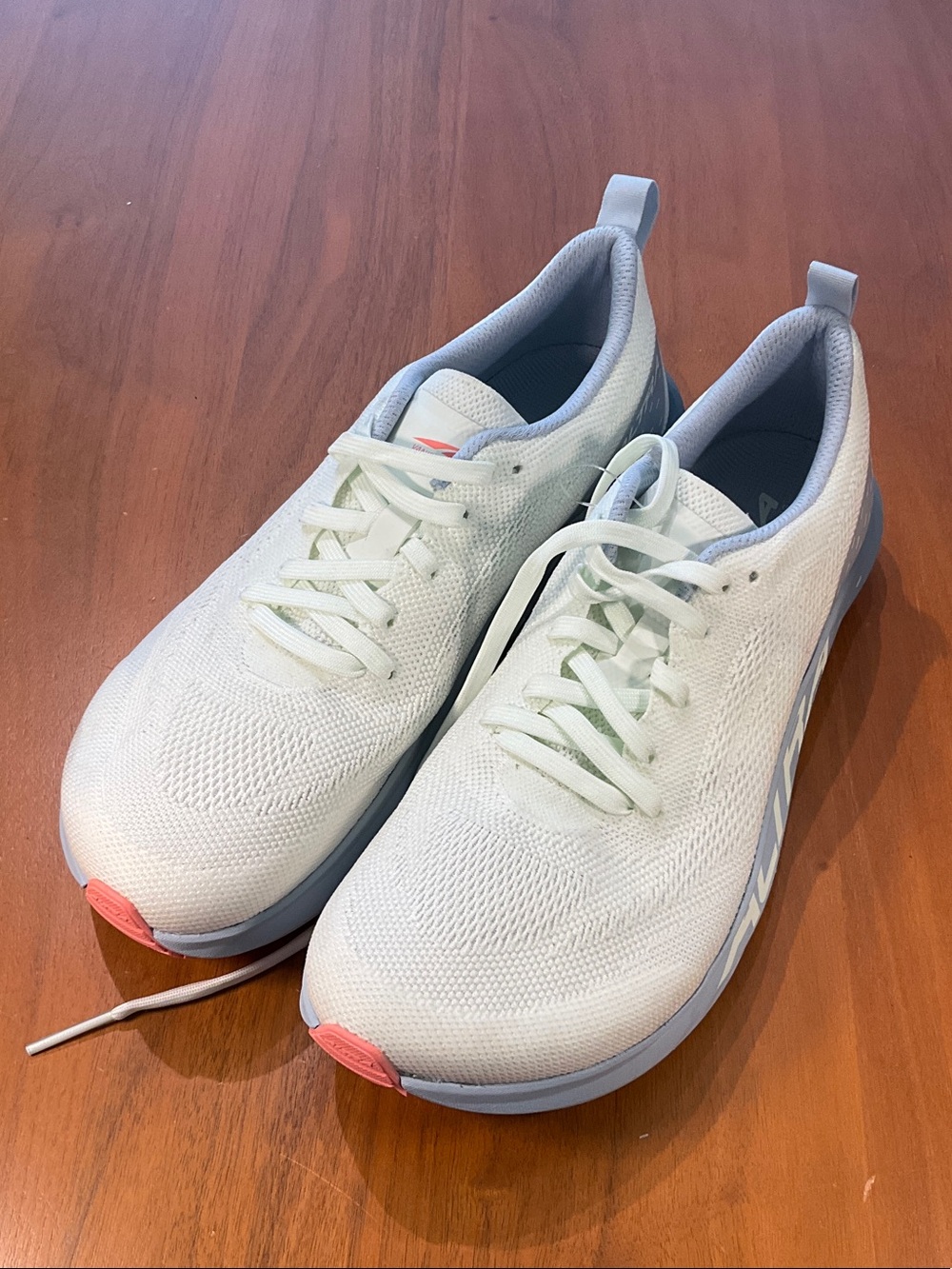 Vanish Pulse Altra Women's Light Mint Knit Running Shoes with Coral sample